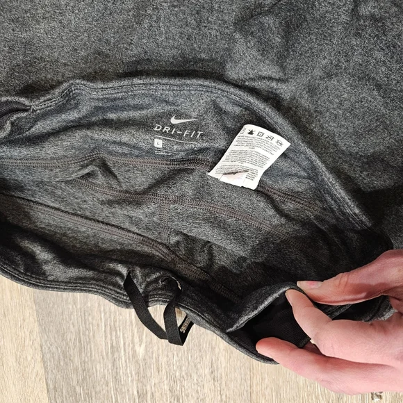 Like New Nike Capri Buttery Soft Leggings - Picture 8 of 13